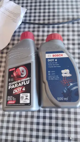 Vendo dois óleos de freio de carro