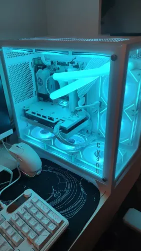 PC GAMER ALL WHITE RYZEN 5 5600X + RX 6650 XT 8GB + 32GB RAM