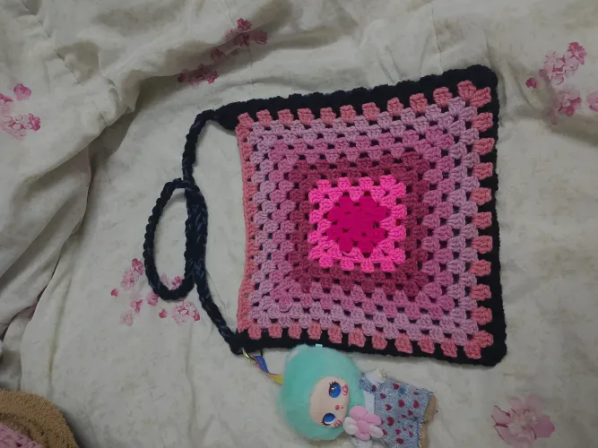 Bolsa de crochet dupla face 