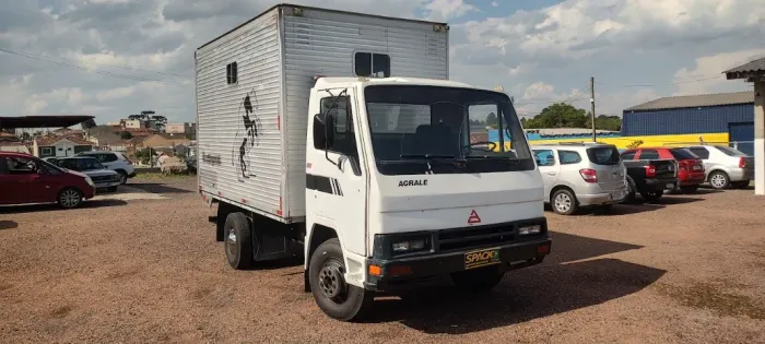 Agrale 1600 bau motor mwm 229 3cc cx 5 marchas 2 pneus novos revisado 1988