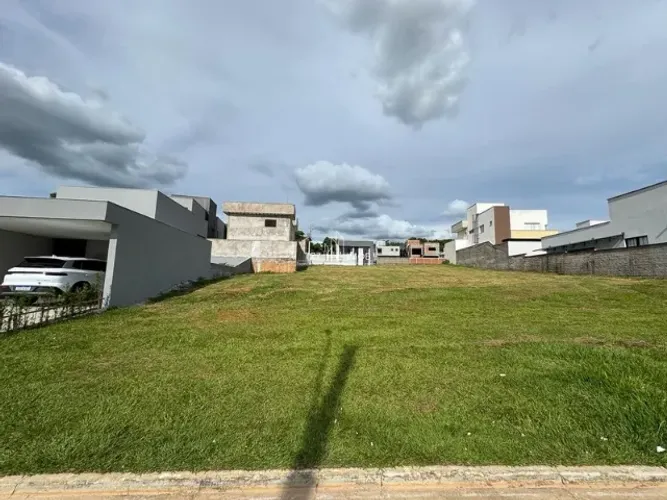 Lote no Jardins Barcelona - Lote com 330 m²- Valor R$270.000,00 Qd - N Terreno; 330 m²