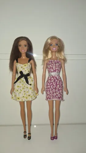 Dupla de Barbies anos 2000