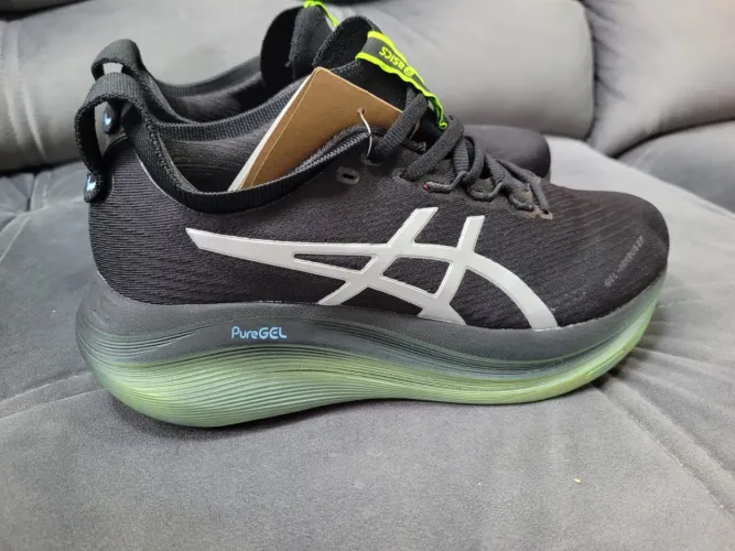 Asics leia com atenção