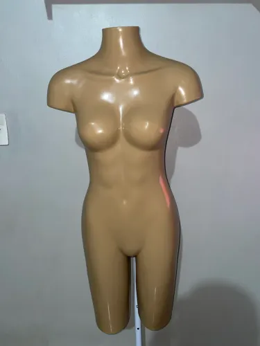 Manequim com pedestal
