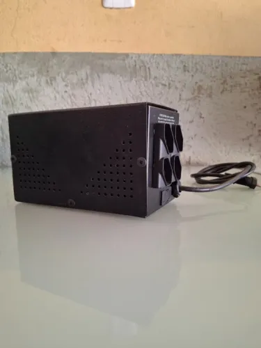 estabilizador 300W modelo: ML2-0300B1