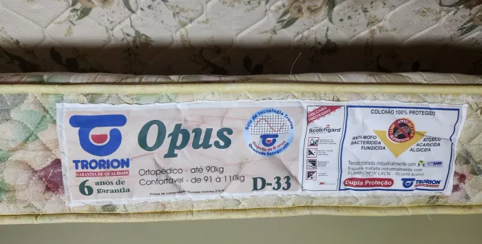 Colchão Queen Size D33 semi-novo, quase sem uso!