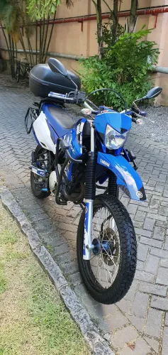 Vende -se lander muito conservada 