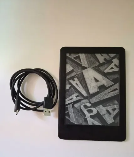 Kindle Amazon 10ª Geração Preto + Cabo USB - Perfeito Estado!