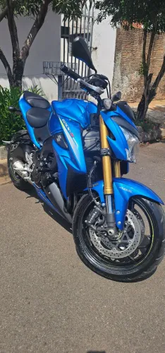 Suzuki gsx s 1000
