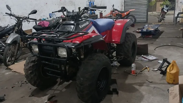 Quadriciculo Kawasaki Bayou 300 4x4