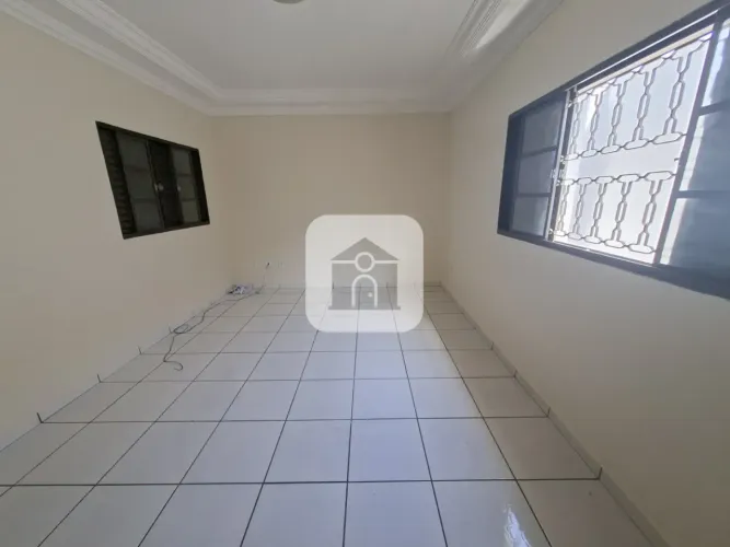 Casa para locação no bairro Cidade Jardim