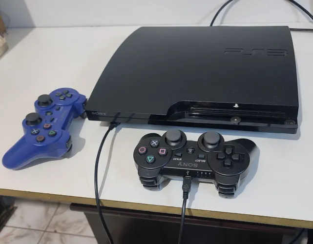 PS3 Slim 500GB + 2 Controles + Jogos Instalados - Excelente Estado