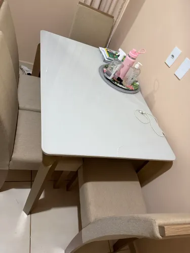 Mesa c 4 cadeiras 