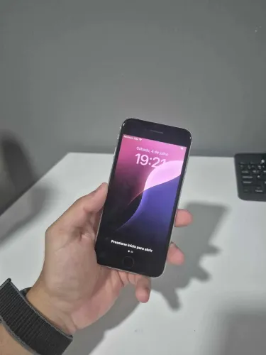 iPhone SE 2022