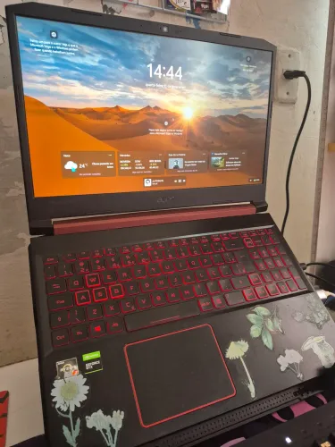 Acer nitro 5 ryzen 7 gtx1650