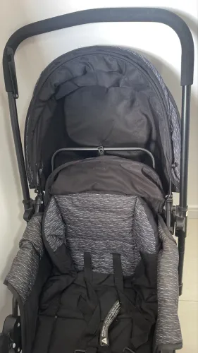Carinho seminovo Cosco Kids