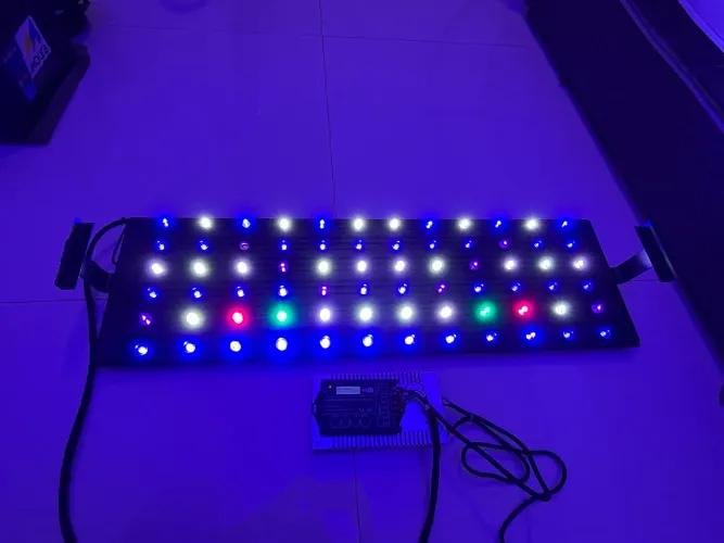 Luminária para aquário marinho
