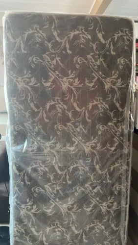 Vendo está cama de solteiro 