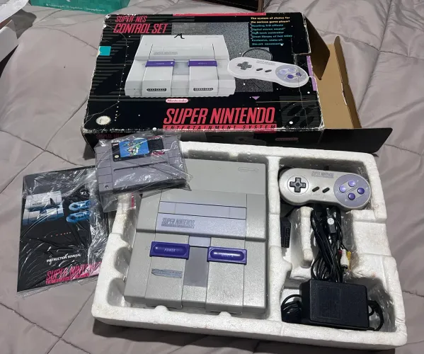 Super Nintendo completo na caixa e com cartucho Super Mario World original