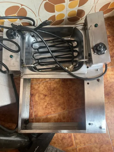 Vendo fritadeira elétrica 220v