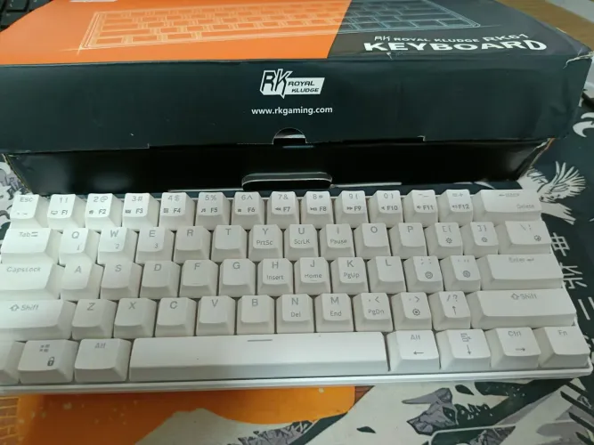 TECLADO ROYAL KLUDGE RK61 BRANCO SEM FIO