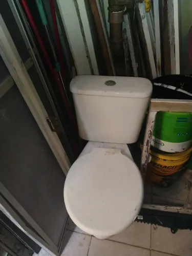 Vendo um vaso sanitário