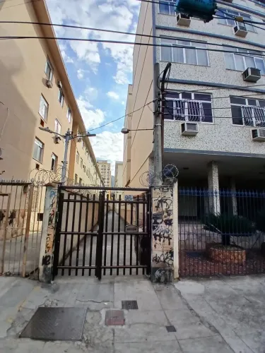 Vende-s Apartamento de Quarto e Sala -  Méier, Pedro de Carvalho. Condomínio Barato,  Muit