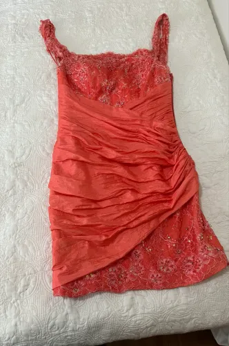 Vestido laranja lindo