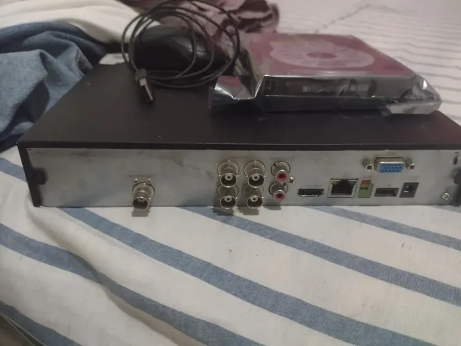 DVR Intelbras 5 canais ,+ 2 IP ,HD 2 TB todo configurado
