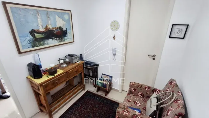 SALA COMERCIAL À VENDA EM PERDIZES - 34M2.