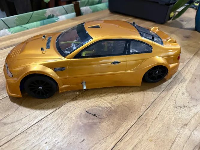 Automodelo a combustão 1:10