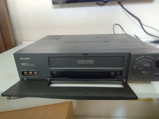 Vídeo cassete VHS 6 Cabeças Sharp