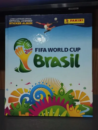 Álbum capa do mundo 2014 - Faltando apenas 1 figurinha 