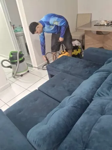 Lavagem a seco eliminamos toda sujeira de seus móveis. 