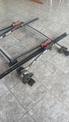 Vendo rack de teto pra bike marca Equimax xom duas calhas