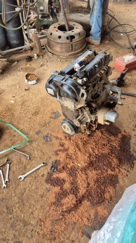 Pra vender motor completo cabeçote  e valvulaa novo com 6 meses de uso. 