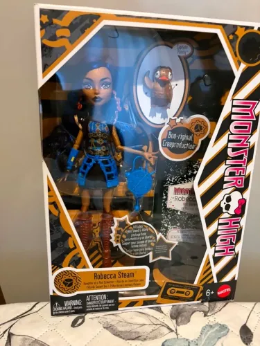 Boneca monster High Creep Robecca