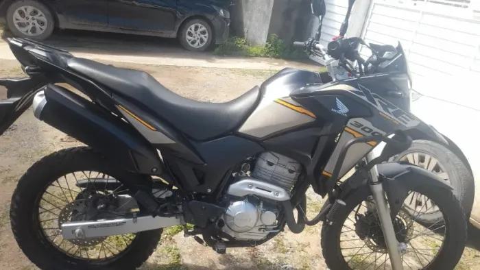 XRE 300 Adventure 2023 Flex - Apenas 2.228 km | Estado de 0 km!