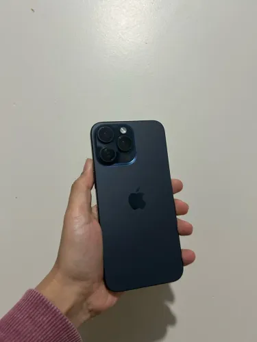 iPhone 15 Pro Max retirada de peças ou conserto