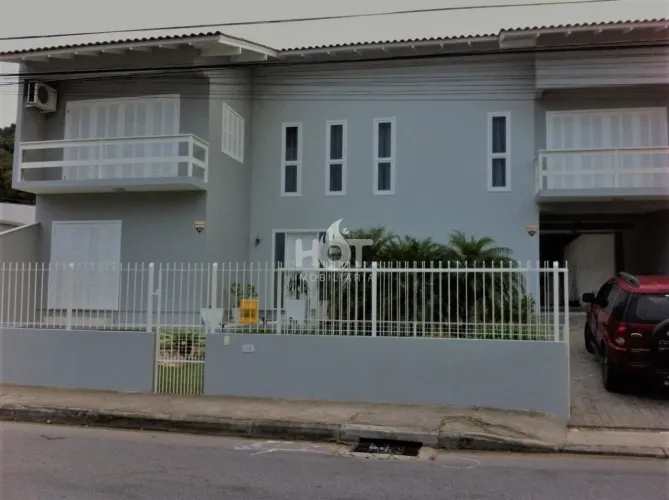 Casa para vender no Rio Tavares 4 quartos, piscina, Florianópolis SC