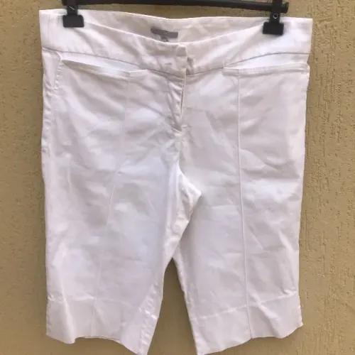 Bermuda Clássica Branca Em Alfaiataria Da Marca Lucidez