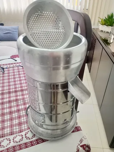 Extrator / Espremedor de Suco Industrial Croydon - Completo e Funcionando