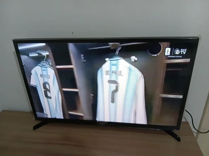 TV Samsung 32pol com manchas na tela