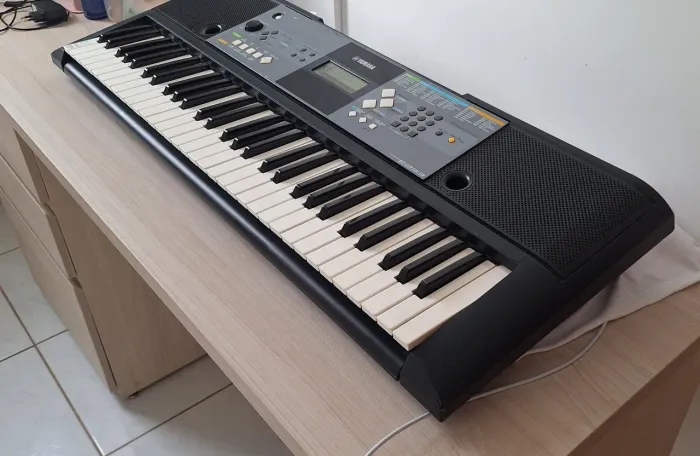 Teclado Yamaha - PSR E233 - Funcionando perfeitamente