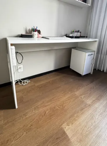 mesa é criado mudo