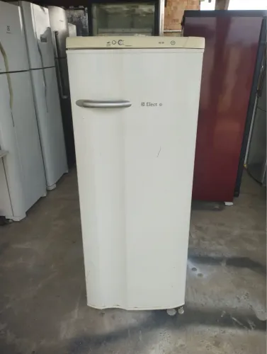 Geladeira Electrolux gelo seco 