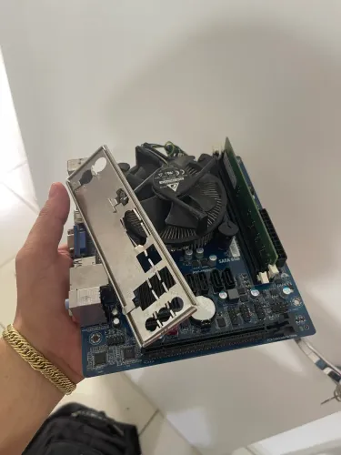 Kit 1151 i3 8th ddr4