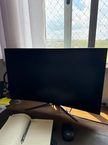 Monitor curvo 27 polegadas