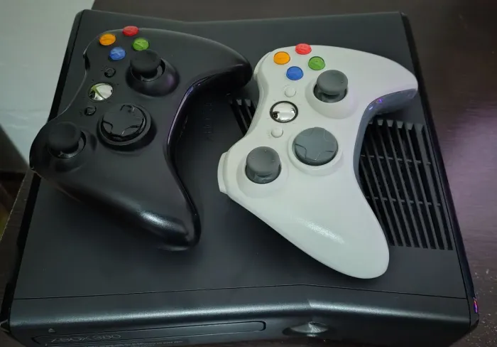 Xbox 360 Slim desbloqueado
