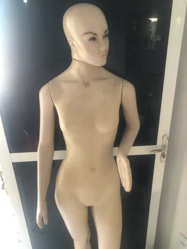 Vendo manequim